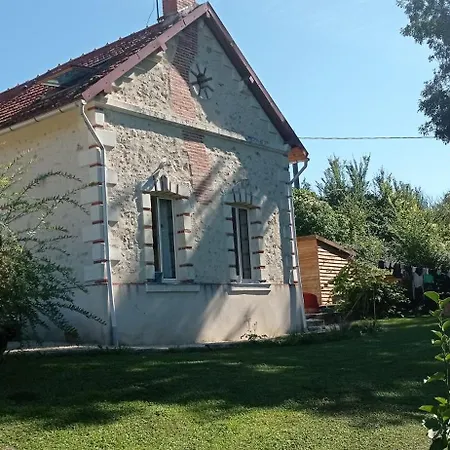 Maison Au Bord D'un Ruisseau Pontigné