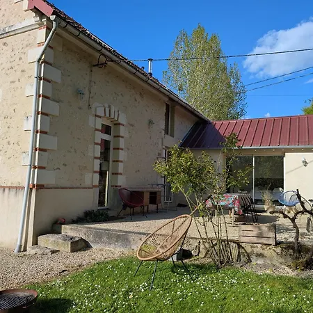 Maison Au Bord D'un Ruisseau *