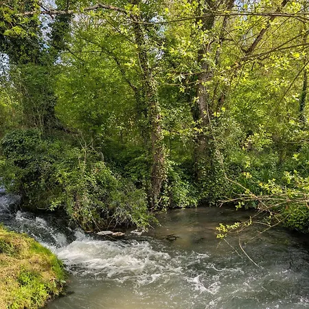 Maison Au Bord D'un Ruisseau Ferienhaus