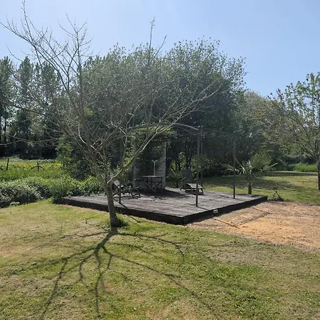 Maison Au Bord D'un Ruisseau *