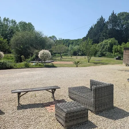 Maison Au Bord D'un Ruisseau