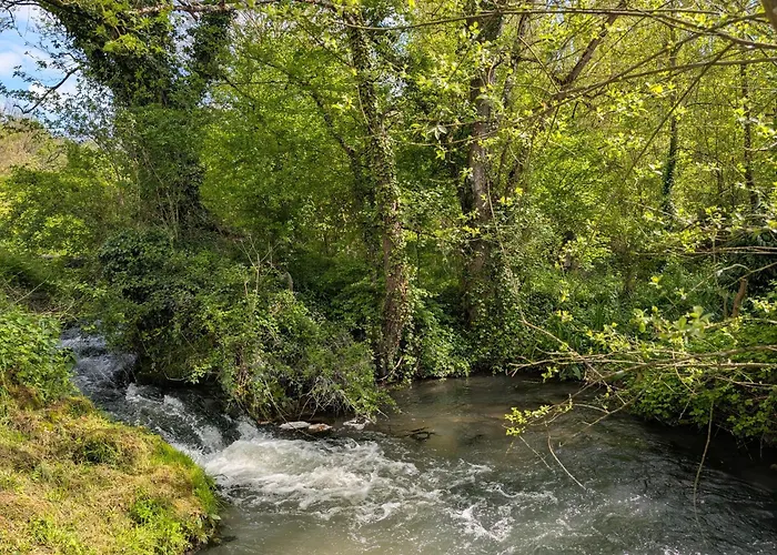 Maison Au Bord D'un Ruisseau Semesterbostad